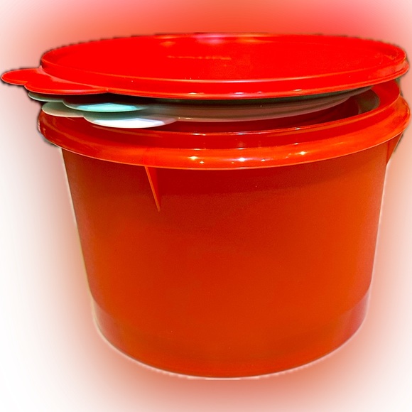 TUPPERWARE CLASSIC ROUND CANISTERS RED TURQUOISE WHITE FOOD STORAGE STACKABLE - Picture 4 of 11